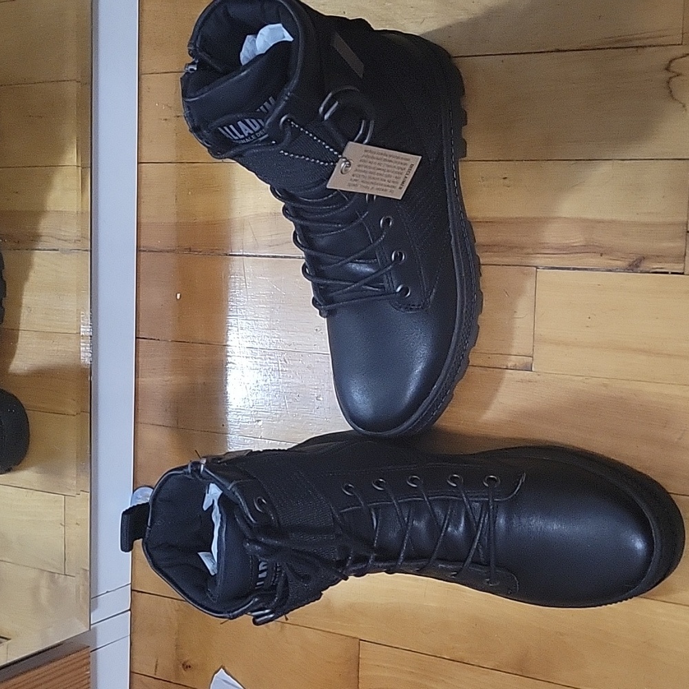 Palladium Pallabosse Tact StL, size 36  5.5 in black leather.